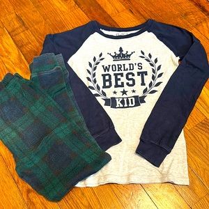 Childrens place green tartan “worlds best kid” pj set. Size 8